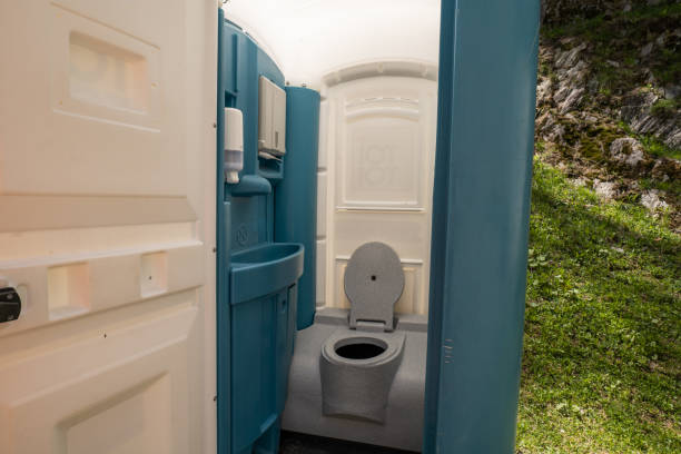 Portable Toilet Options We Offer in Ray City, GA